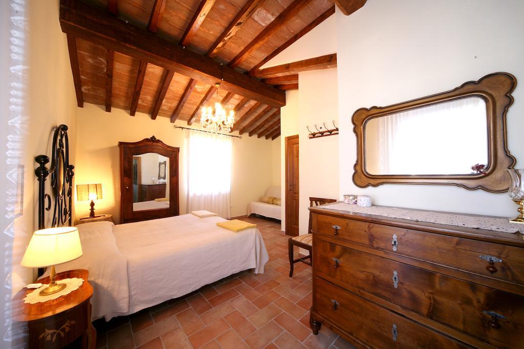 Agriturismo Borgo San Benedetto Villa Pietralunga  Habitación foto